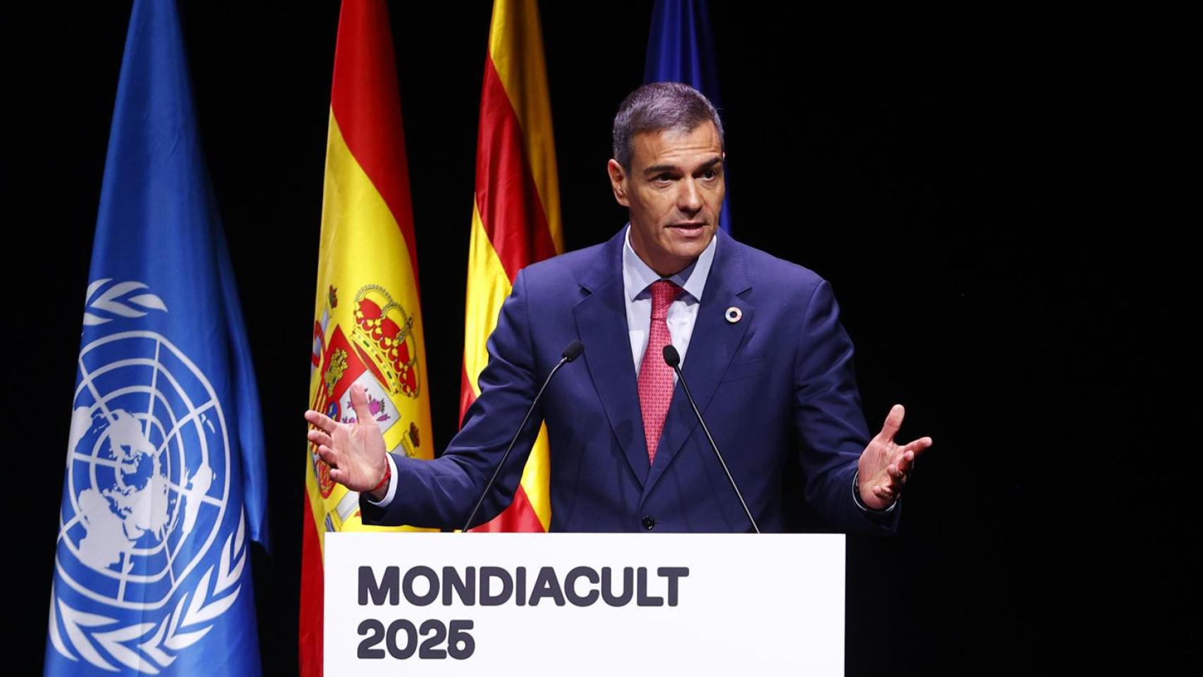 El presidente del Gobierno de España, Pedro Sánchez, durante su intervención en la inauguración de Mondiacult 2025, este lunes en Barcelona. Foto: EFE/Quique García