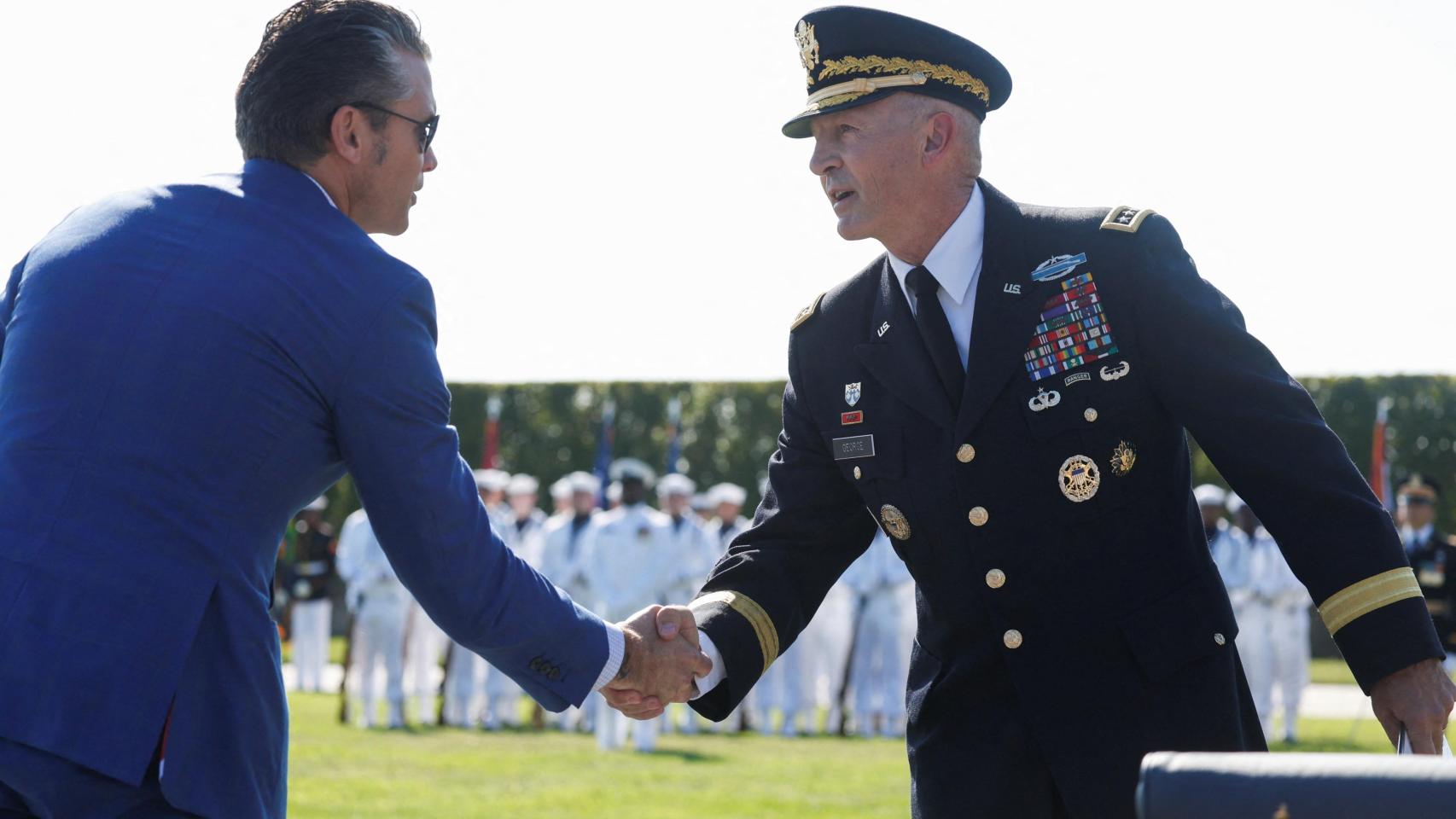 El secretario de Defensa de Estados Unidos, Pete Hegseth, organiza una ceremonia en honor a los prisioneros de guerra en Washington.