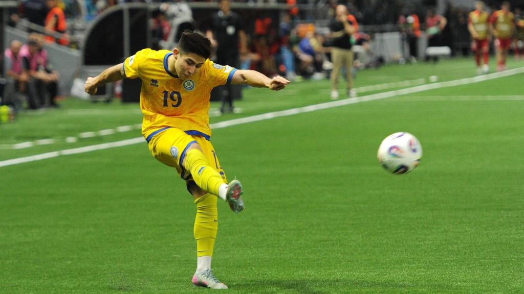 Dastán Satáyev, during a match with the Kaira Almity