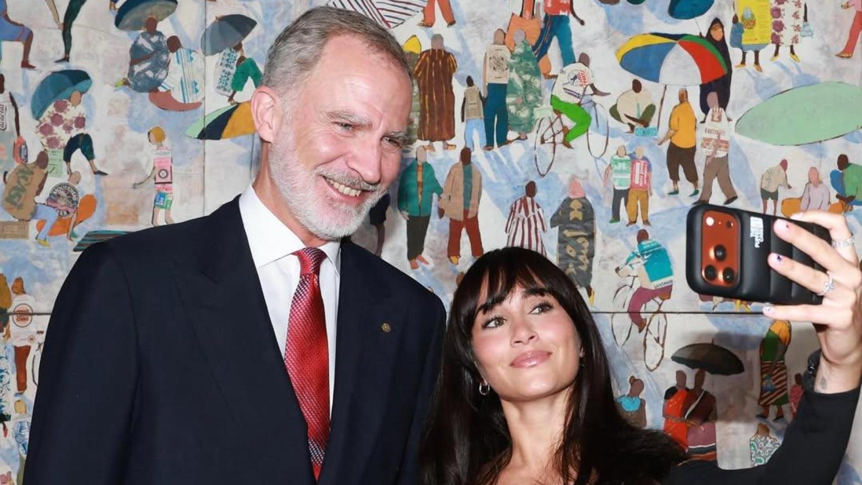 El Rey preside en Barcelona la entrega de la tercera edición de los “Premios Vanguardia”, con lo