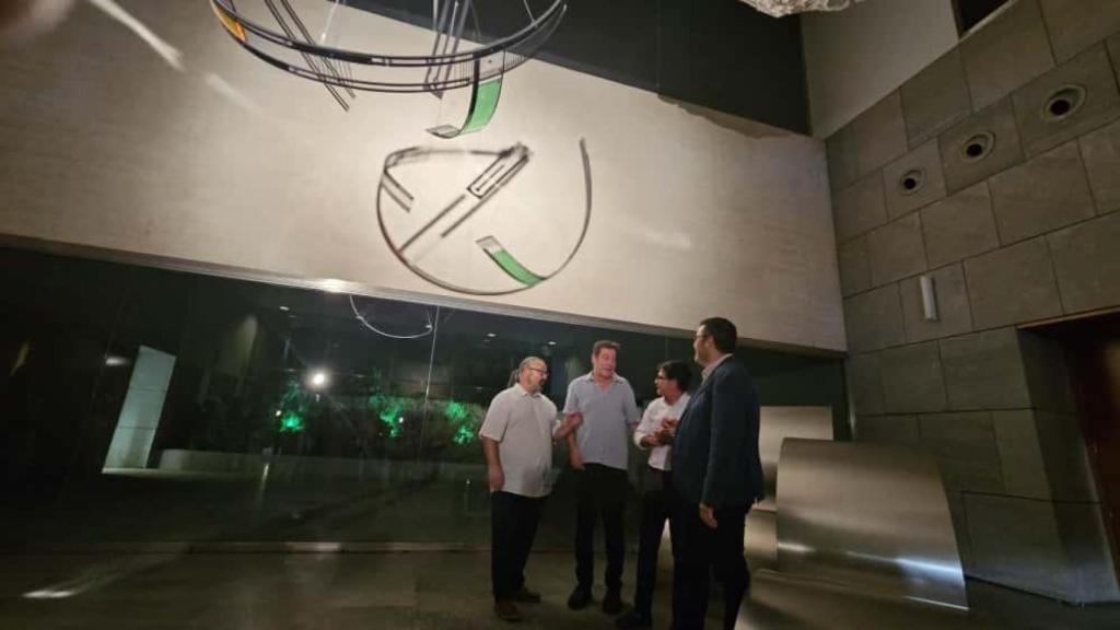 La exposición del artista Miguel Bañuls en el Ayuntamiento de San Vicente del Raspeig.