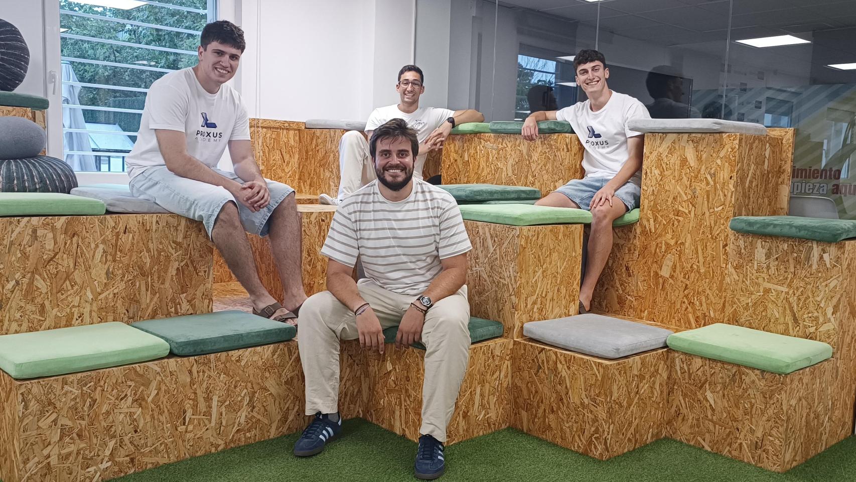 De arriba a abajo y de izquierda a derecha, Martin Veselinov, Dani García, Álex de Mateo y Javi de Diego, los fundadores de Proxus.