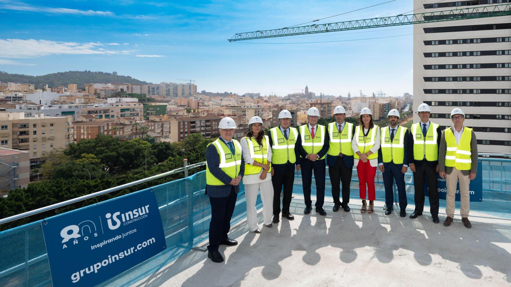 Acto de puesta de bandera del edificio de oficias Noa, impulsado por Grupo Insur.