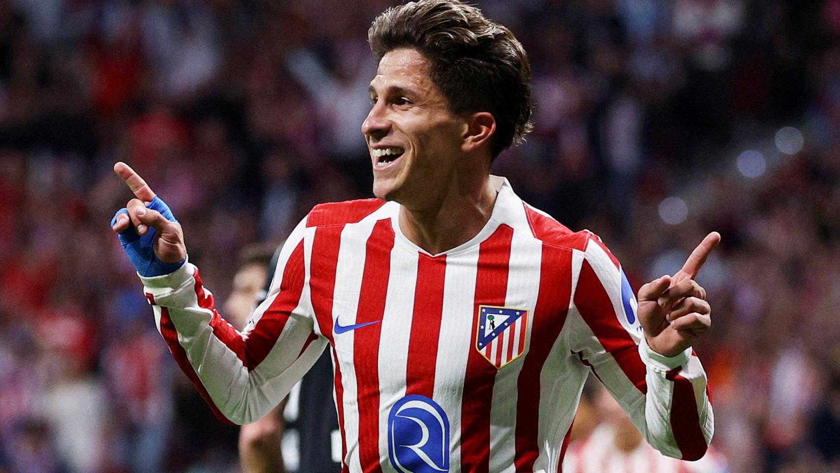 Giuliano SImeone celebra el gol ante el Eintracht.