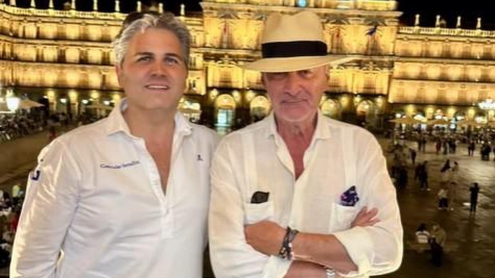 Carlos Herrera junto con Gonzalo, del Mesón Gonzalo (Salamanca).