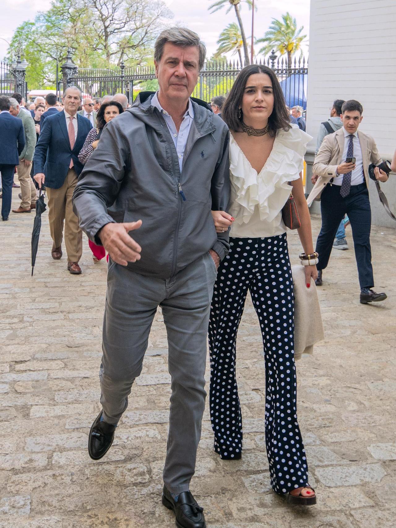 Cayetano Martínez de Irujo y Bárbara Mirjan en los toros el pasado mayo.