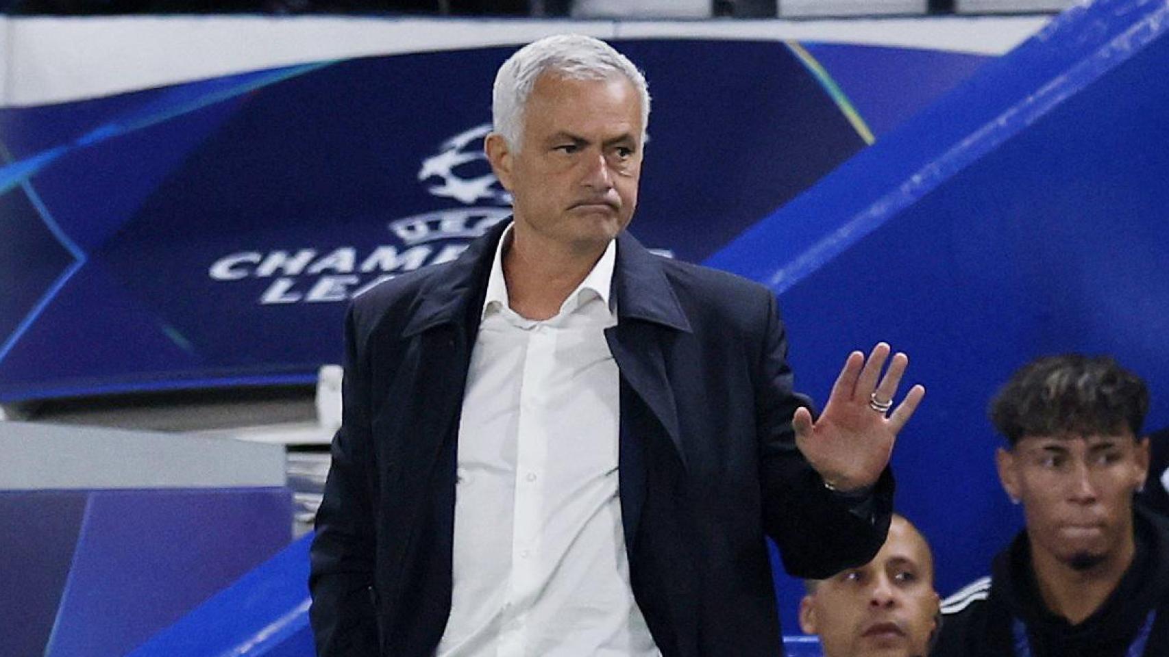 Jose Mourinho, dirigiendo al Benfica en la Champions League