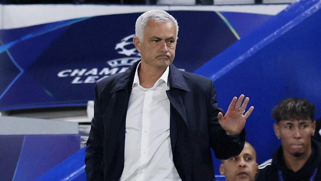 Jose Mourinho, dirigiendo al Benfica en la Champions League