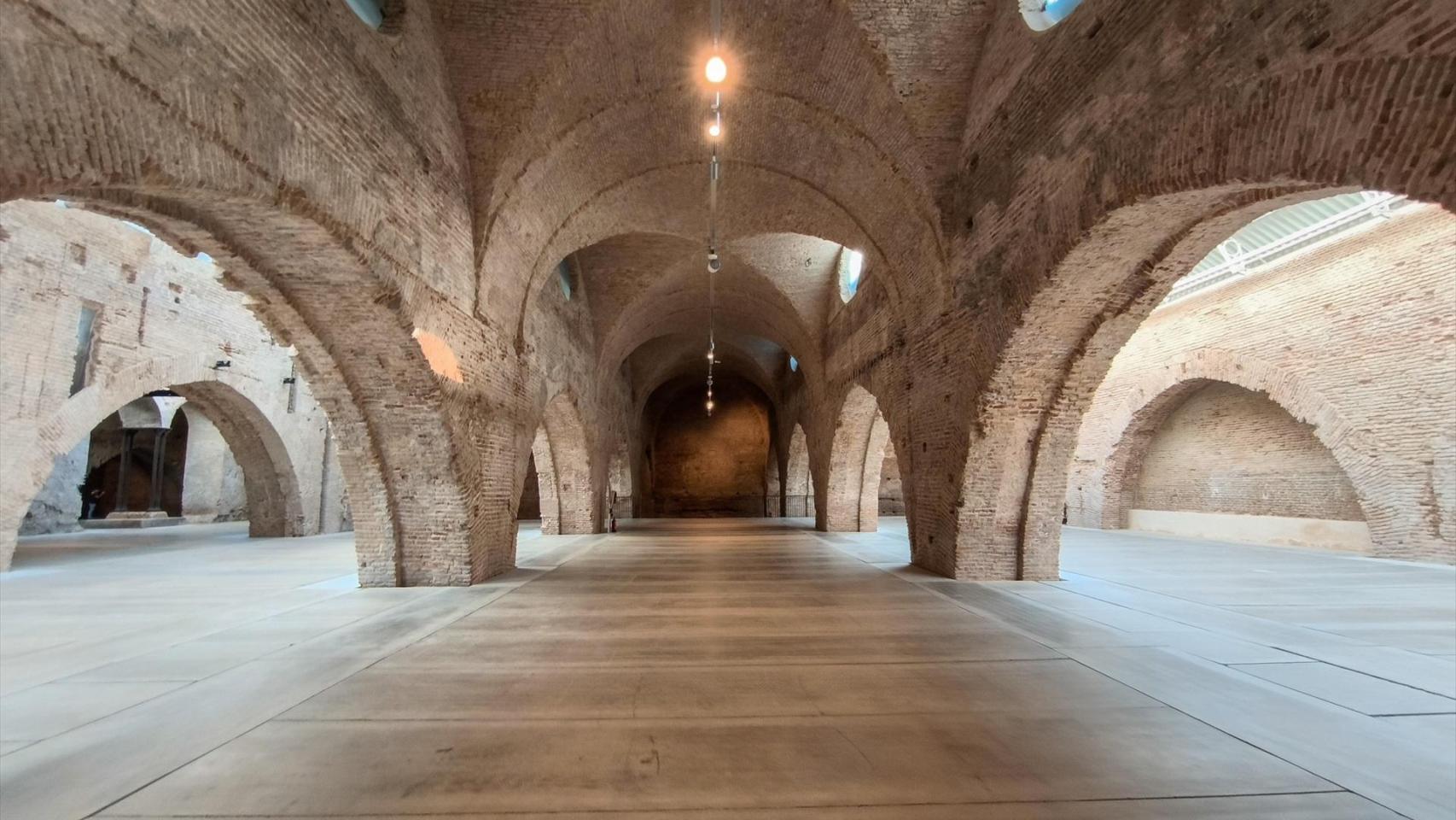 Las Atarazanas, que reabren este miércoles en Sevilla, con los arcos y suelos restaurados.