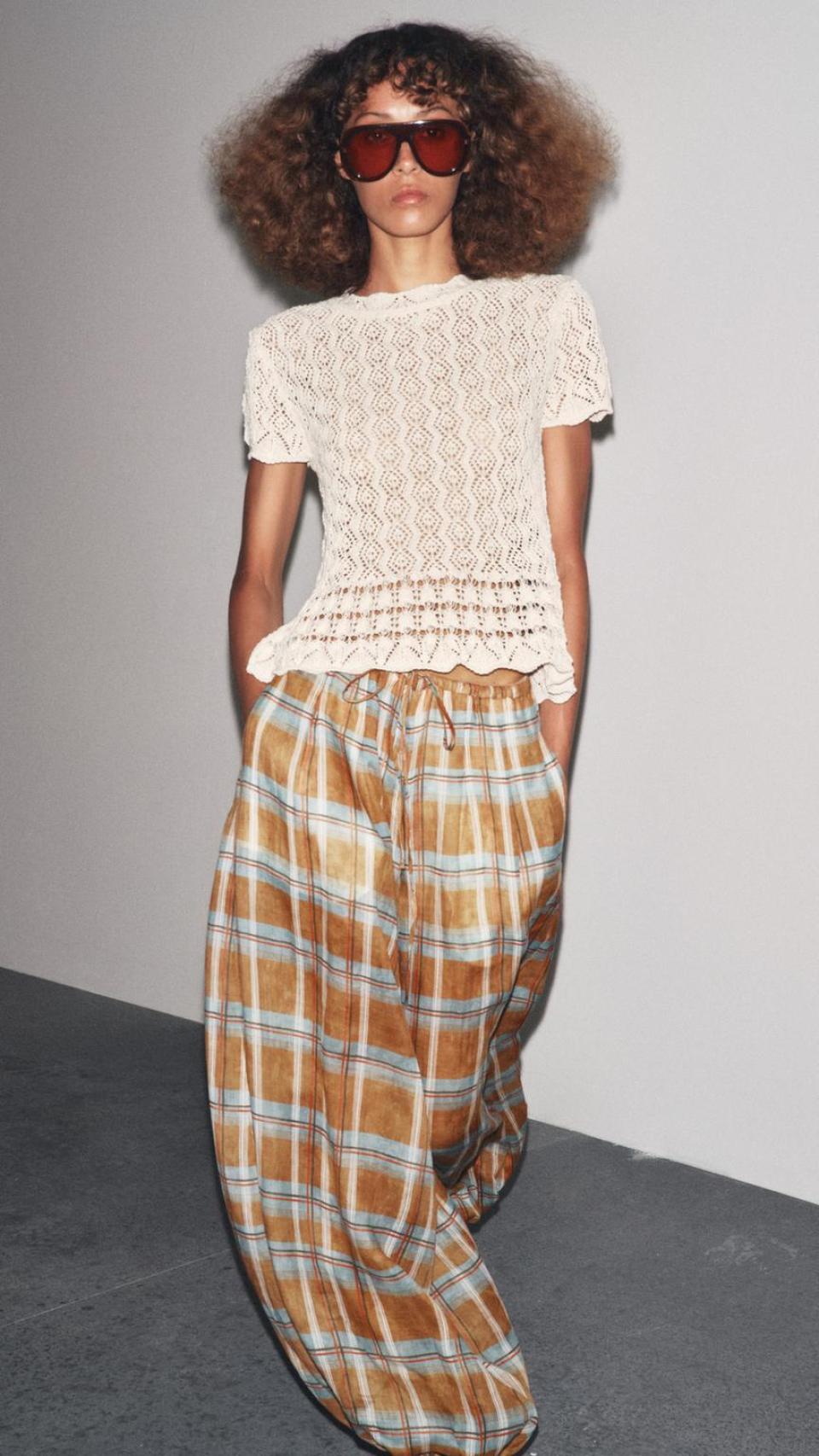 Pantalones bombachos de Zara.