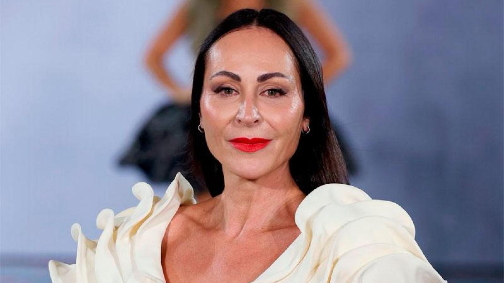 Ana Milán en Le Défilé de L'Oréal Paris.