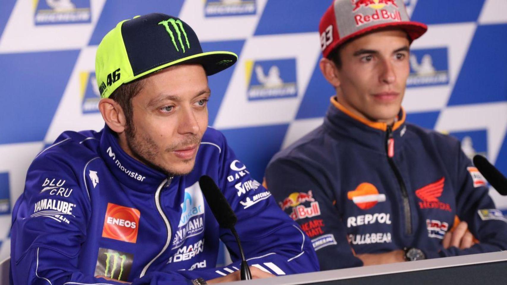 Rossi y Márquez, durante una rueda de prensa.