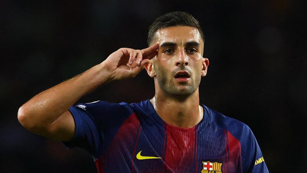 Ferran Torres celebrates his goal against PSG.