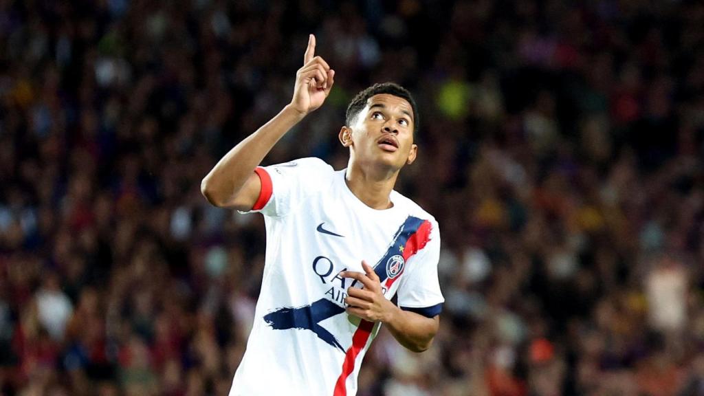 Mayulu celebrates the tying goal against Barça.