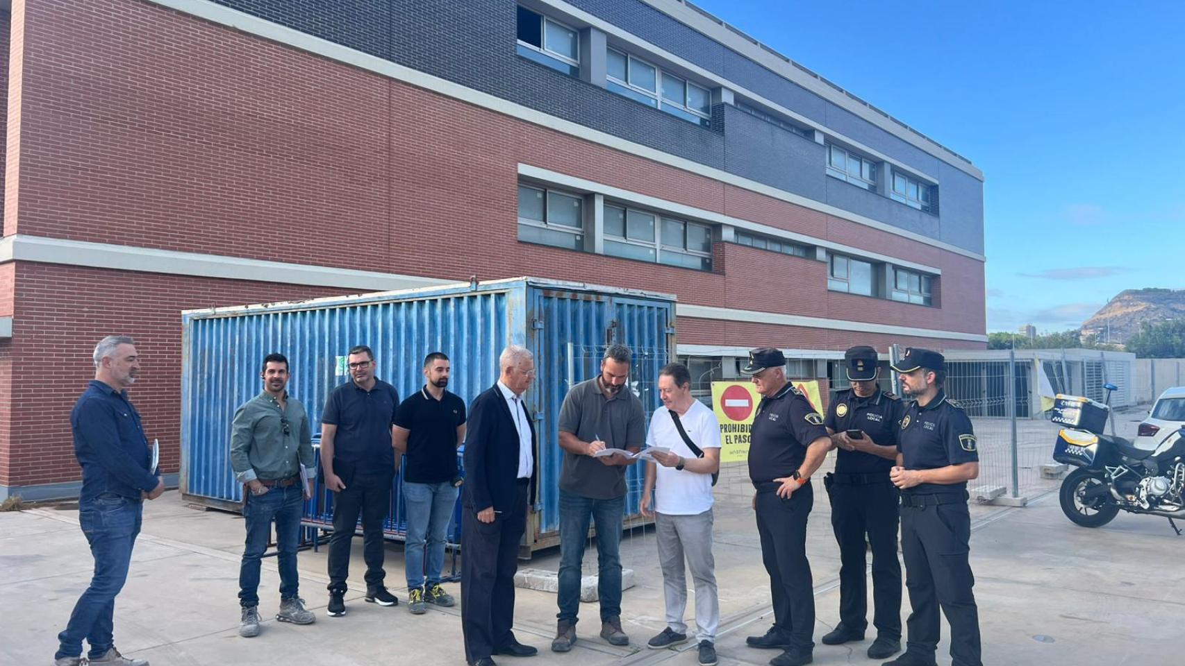 Firma del acta replanteo de las obras Jefatura Policía Local de Playa de San Juan, en Alicante.