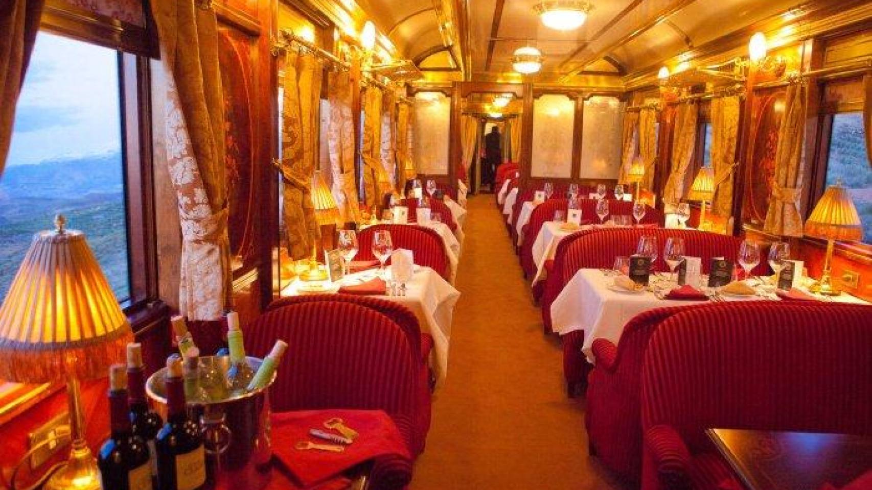 Restaurante del lujo tren de Renfe 'Al-Ándalus'.