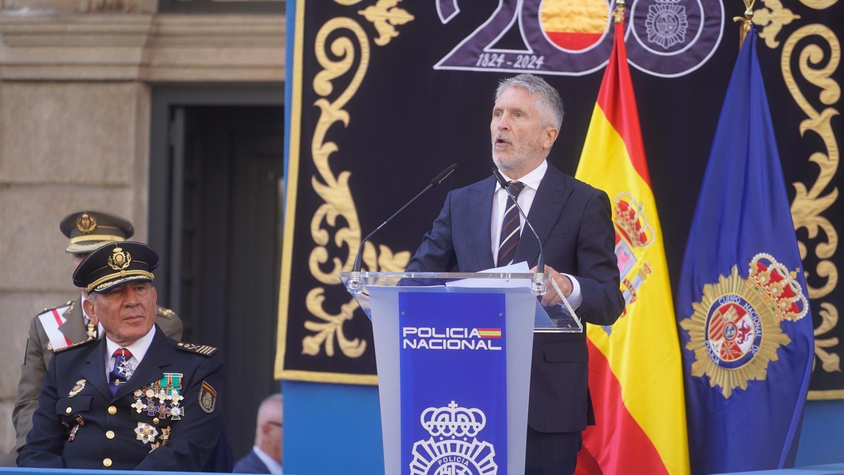 Grande-Marlaska durante los actos del Día de la Policía en Vigo.