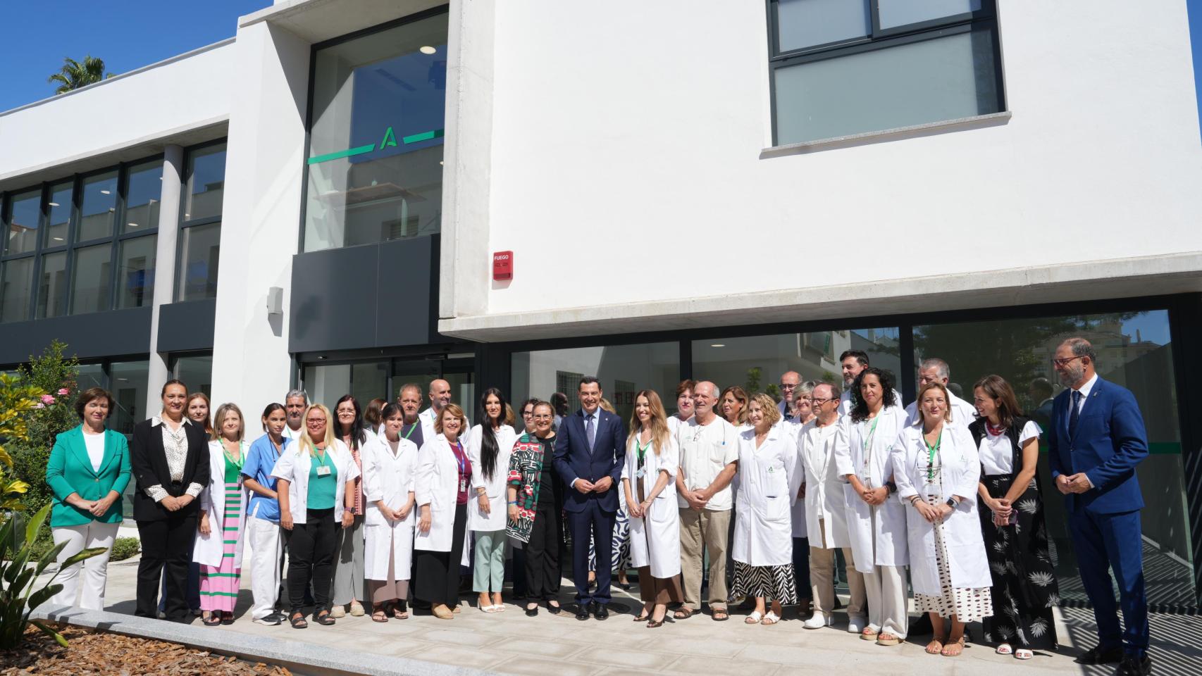 Juanma Moreno en la inauguración del Centro de Salud Los Boliches.