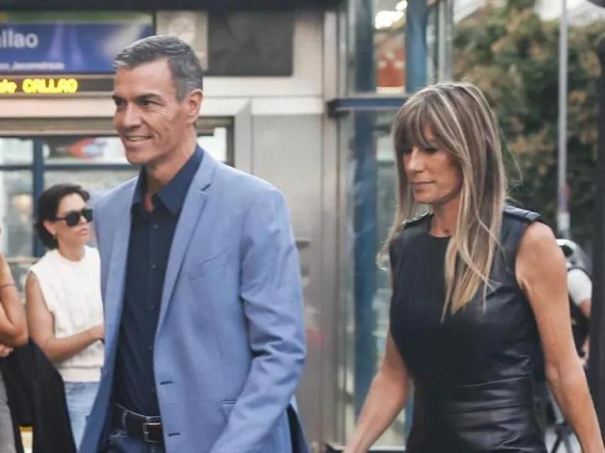 Pedro Sánchez y Begoña Gómez entran al cine Callao, en Madrid, tras la última declaración de la acusada ante el juez Peinado.