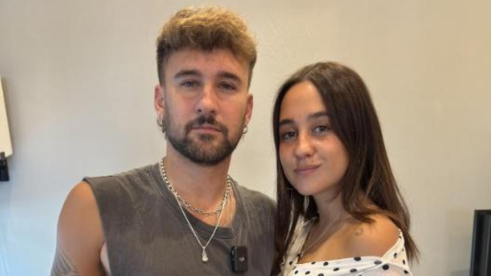 Dani Fernández y Yarea en el estudio de grabación.