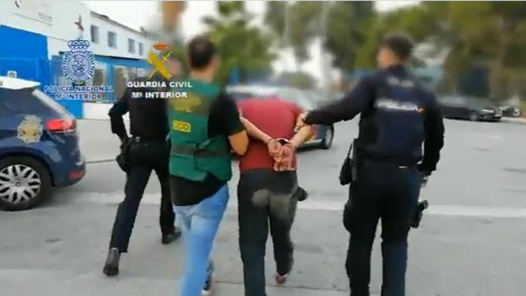 Uno de los arrestados en esta operación.