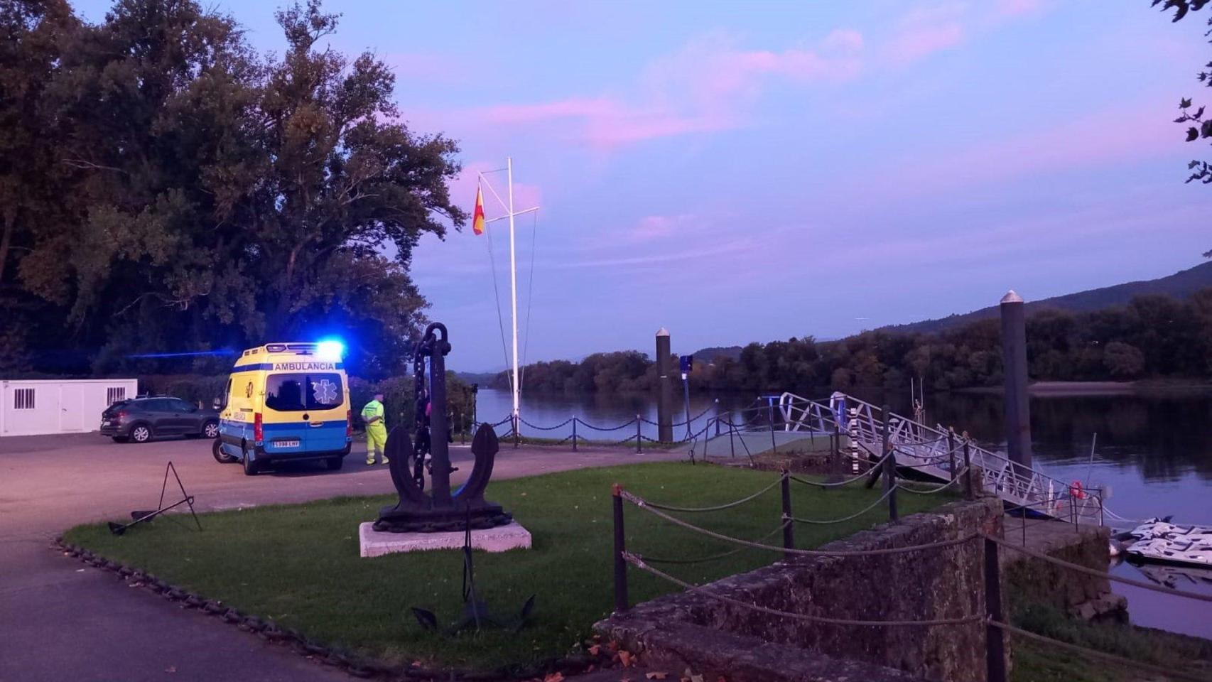Zona del rescate de un joven en el río Miño, en Tui (Pontevedra)