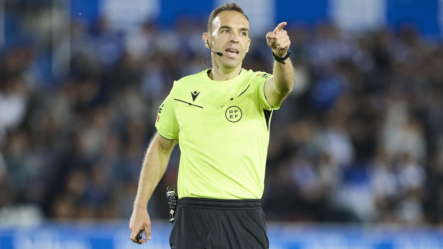 Guillermo Cuadra Fernández, durante el partido entre el Alavés y Osasuna.