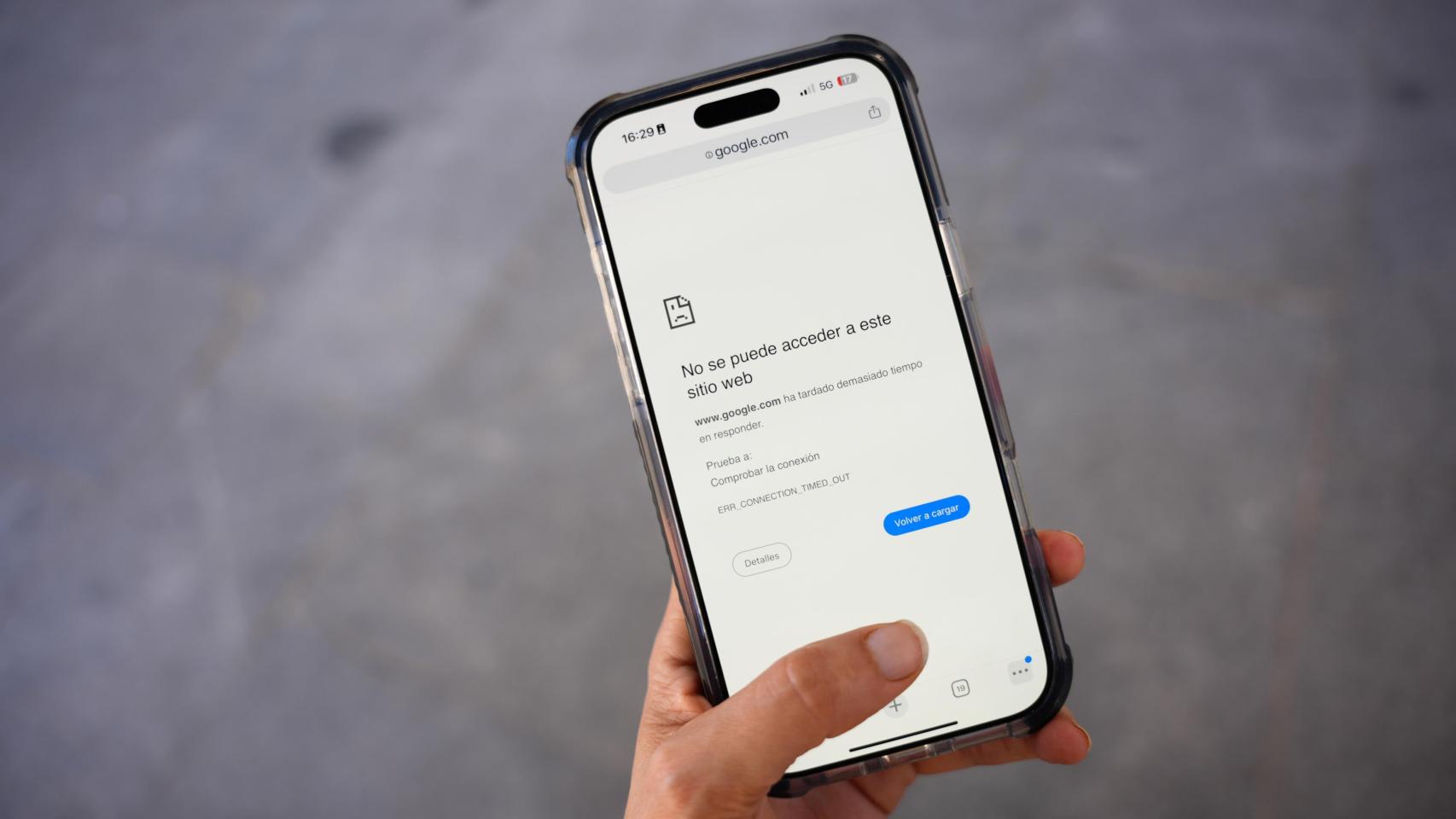 Un teléfono móvil sin conectividad durante del apagón del 28 de abril.