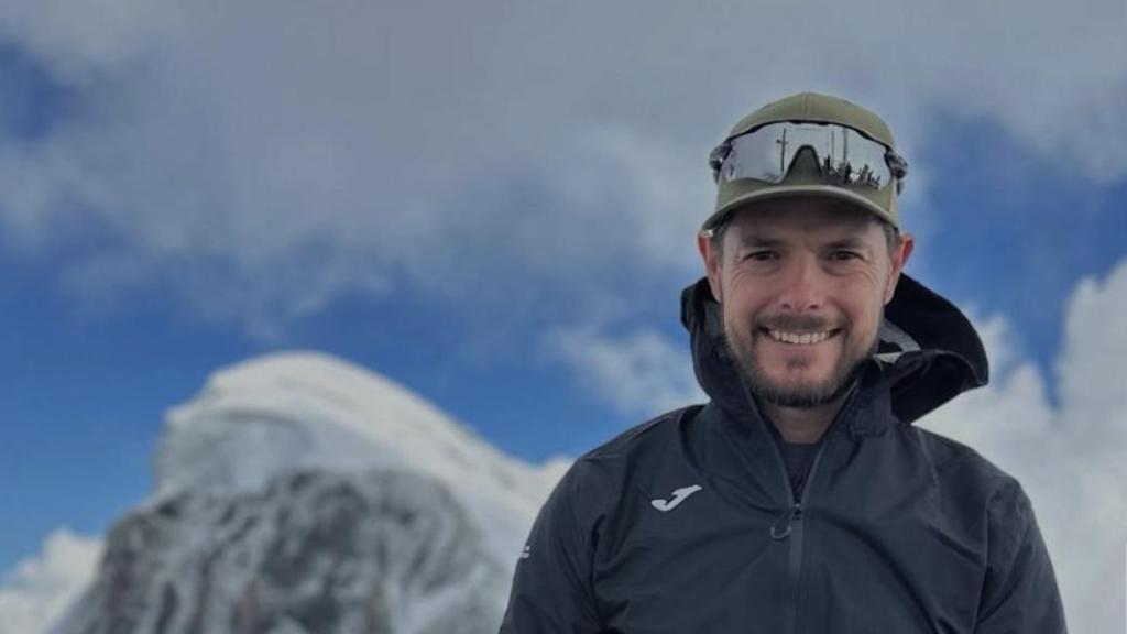 Félix Jordán de Urríes posa en la montaña, en Turín, al inicio de La Vuelta en agosto de 2025.