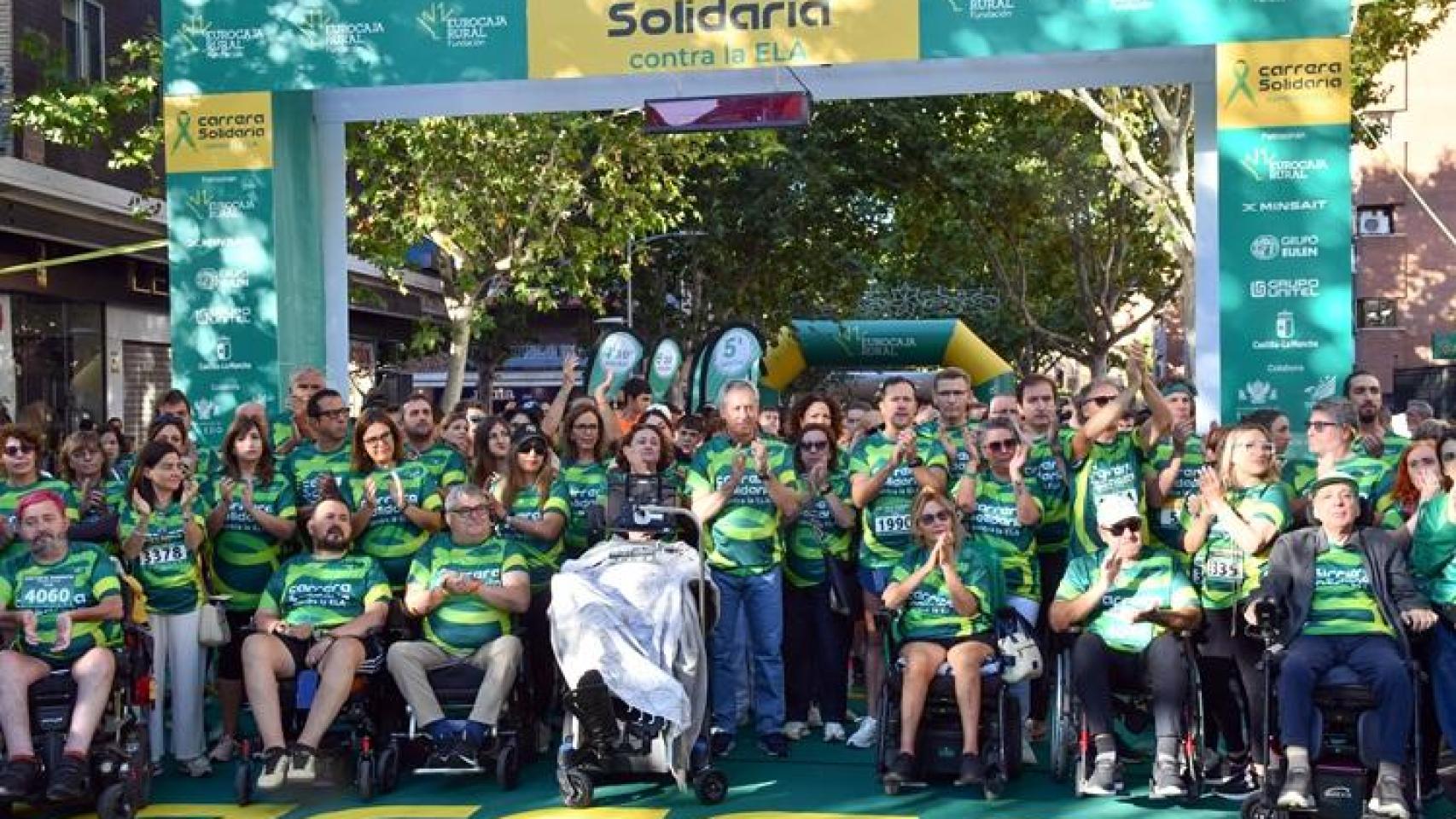 Inicio de la carrera solidaria contra la ELA de la Fundación Eurocaja Rural celebrada en Toledo