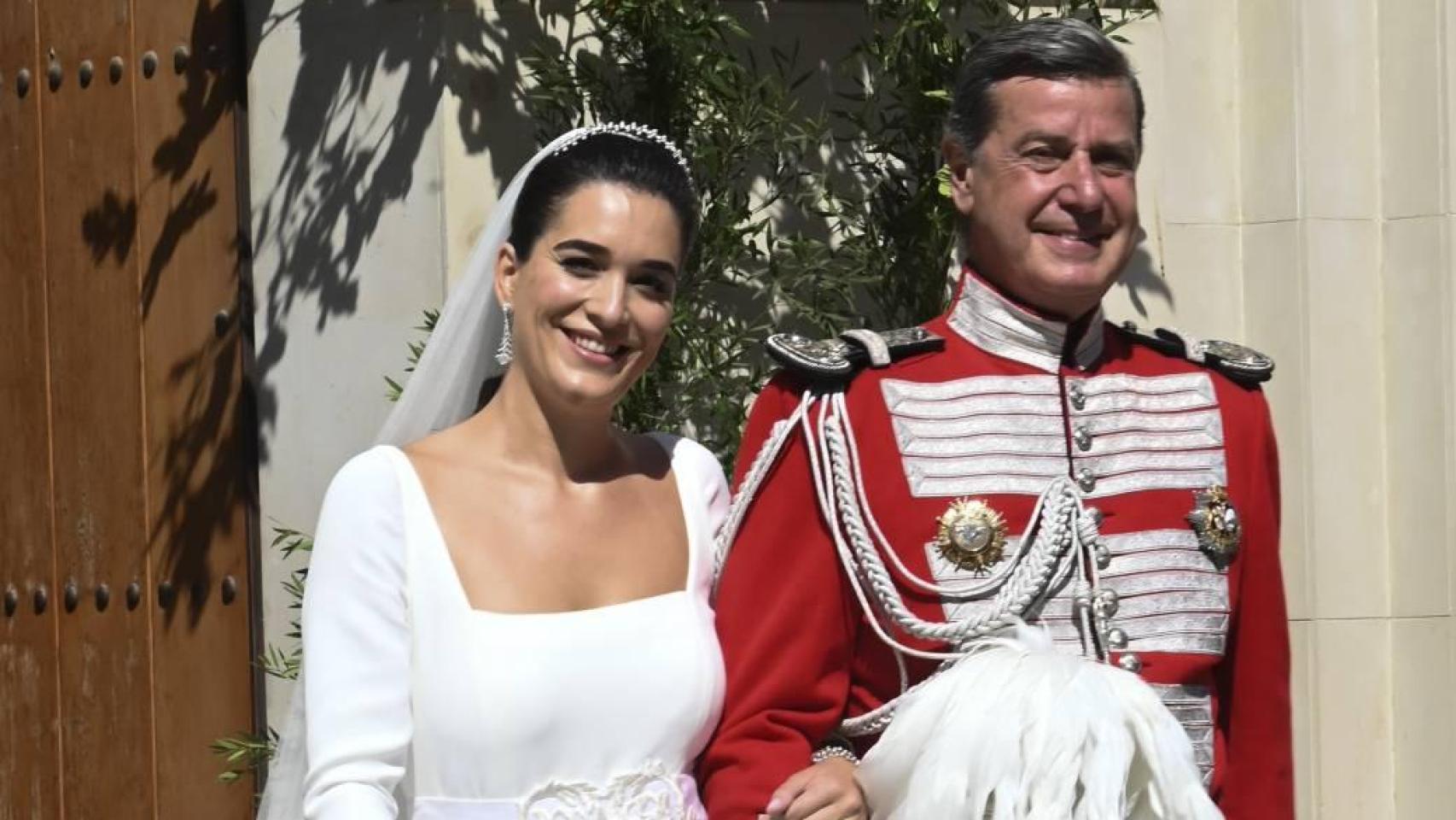 Cayetano Martínez de Irujo y Bábara Mirjan, tras convertirse en marido y mujer.