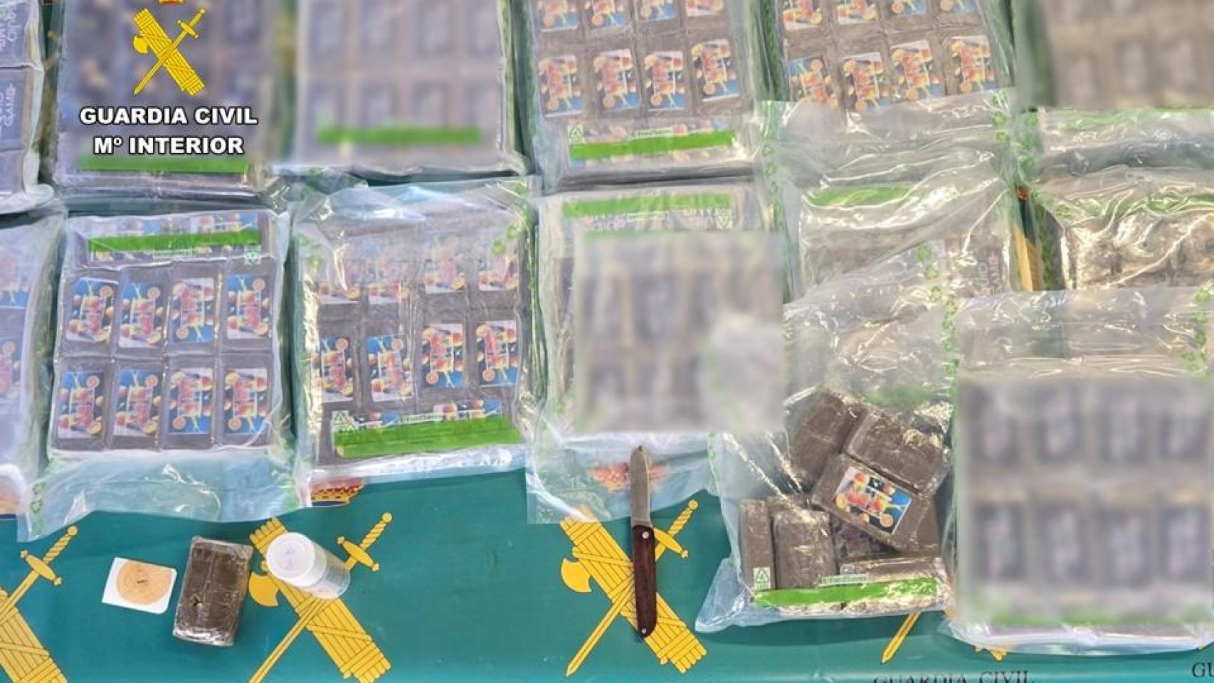 El hachís intervenido en Dénia a la joven de 21 años.