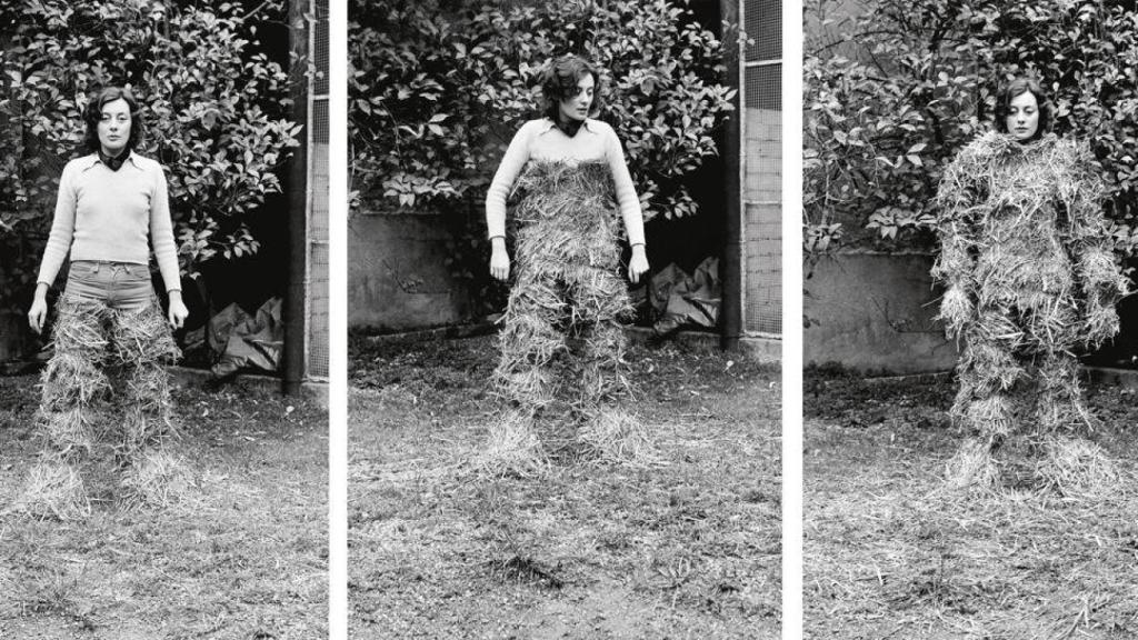 Fina Miralles: 'Relationships. Relationship of the body with natural elements. The body covered in straw', 1975. Photo: MACBA