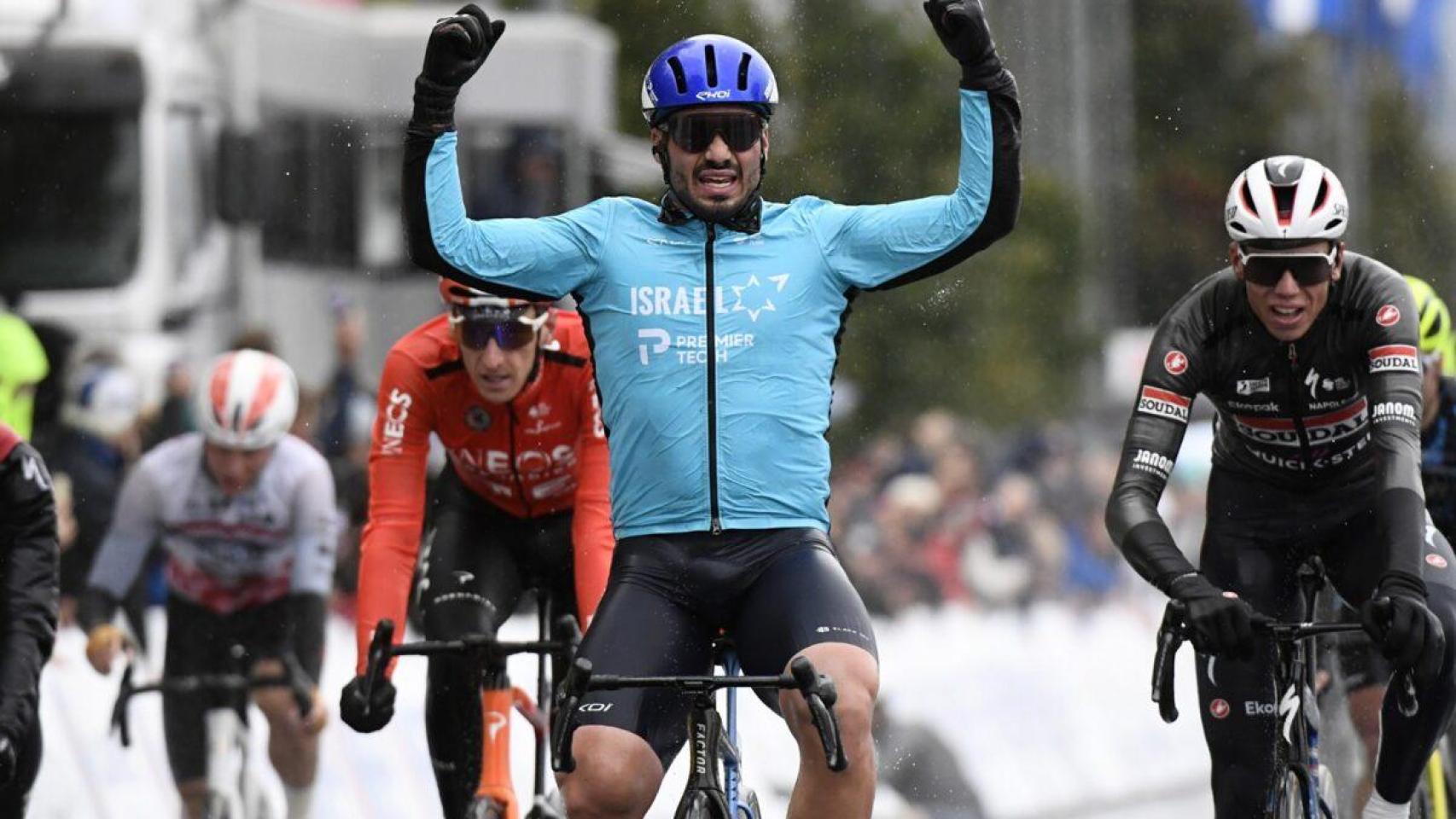 Oded Kogut, el ciclista del Israel-Premier Tech, celebra su victoria en Croacia.