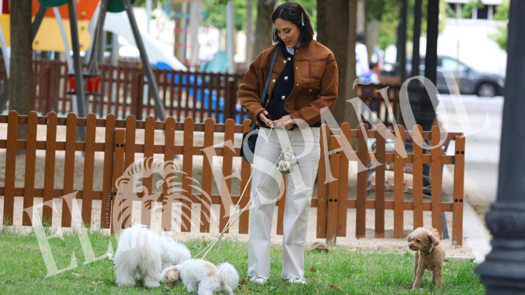 Tamara Falcó, junto a sus mascotas en Aranjuez.