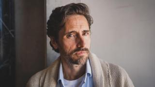 Juan Diego Botto, en el edificio Telefónica de Madrid. Foto: Sara Fernández