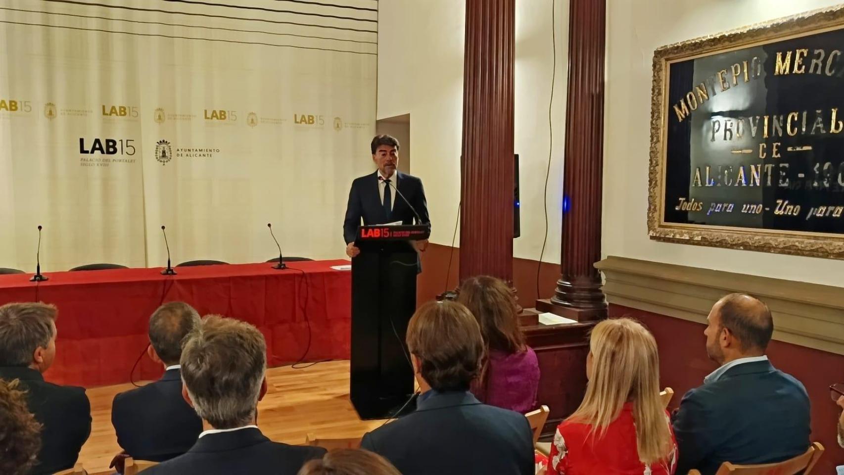 El alcalde de Alicante, Luis Barcala.