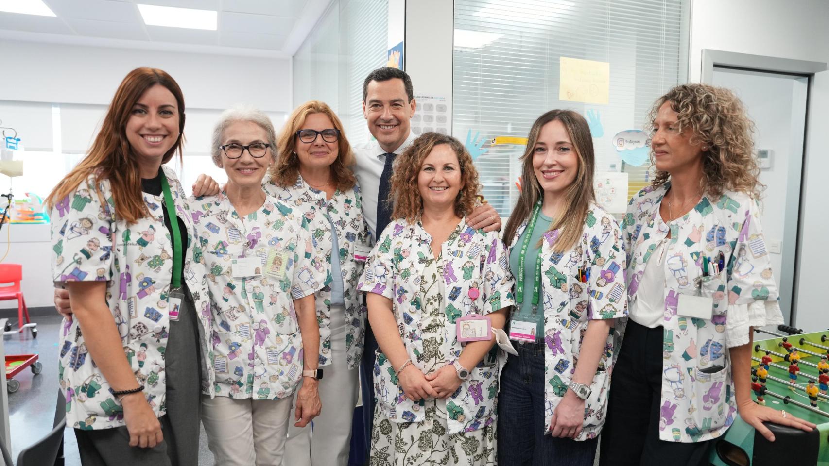 El presidente de la Junta, Juanma Moreno, en la inauguración de un centro de salud en Almería.