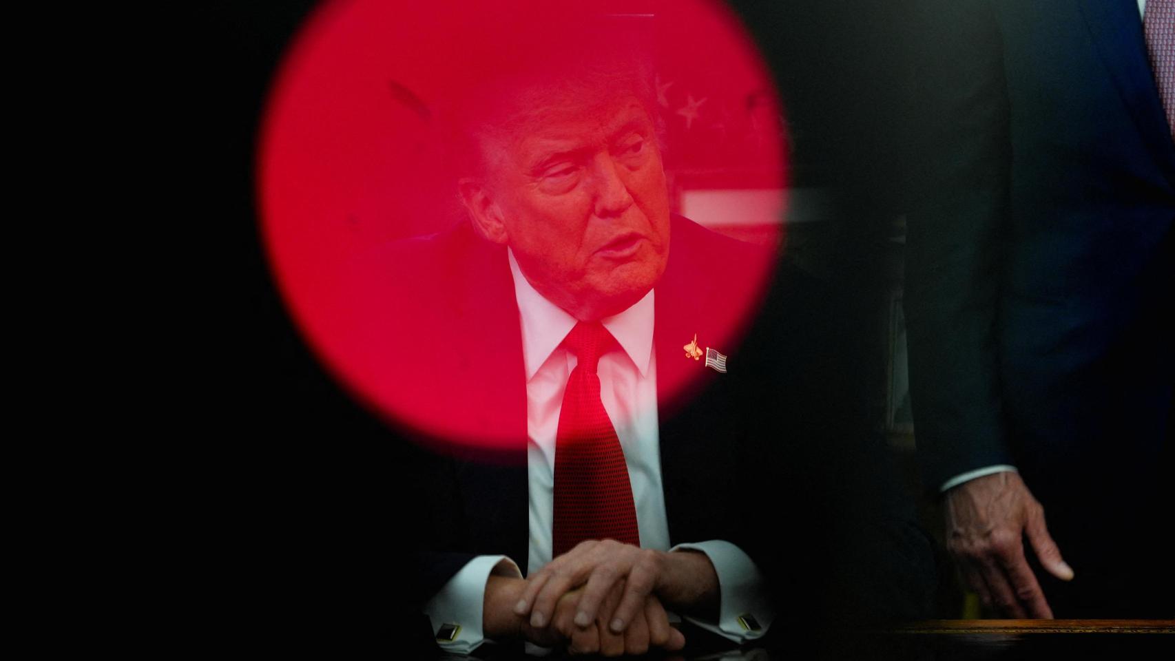 El presidente estadounidense Donald Trump este lunes en el Despacho Oval.