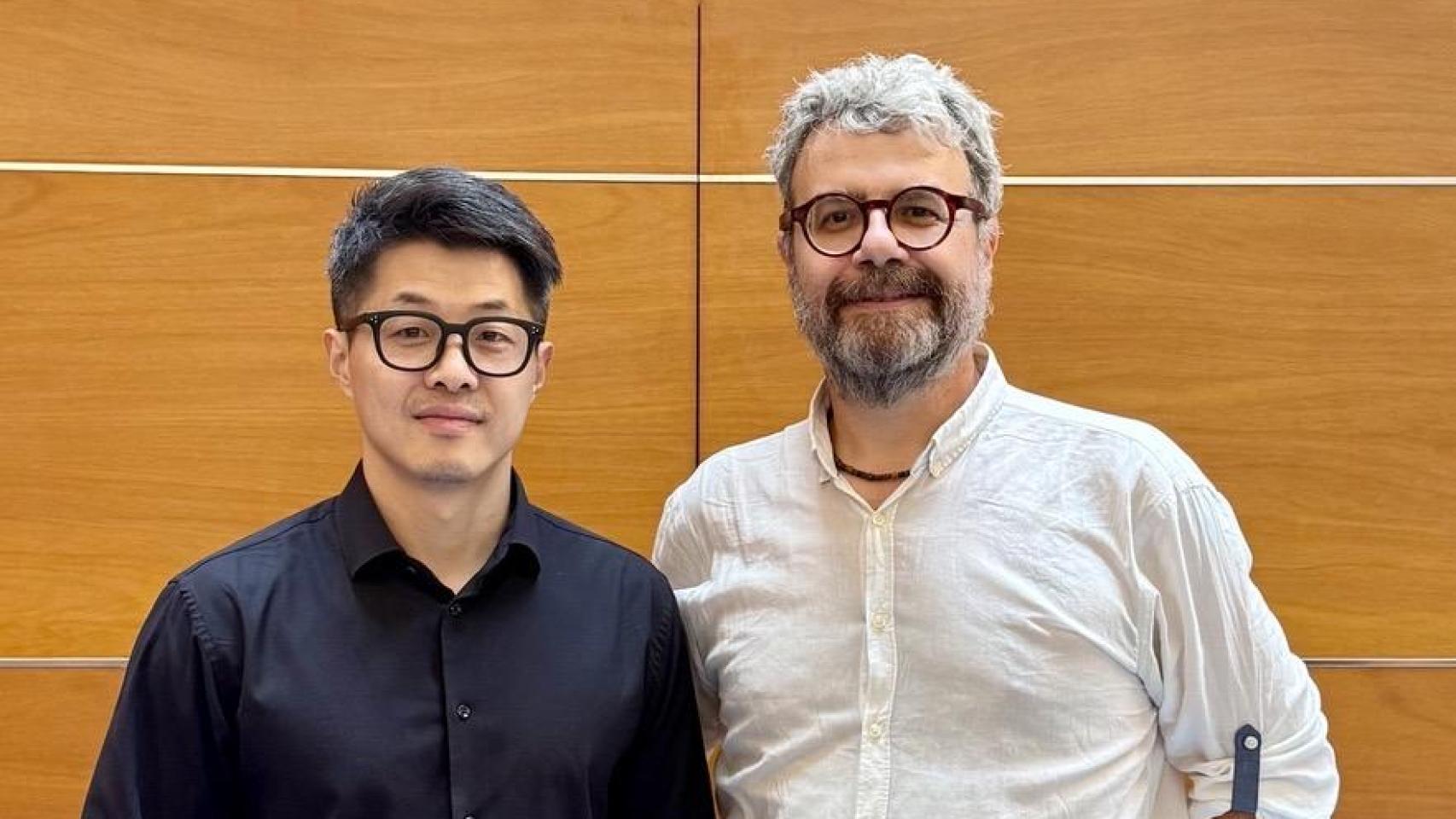 Los investigadores Xiaohe Tian y Giuseppe Battaglia.