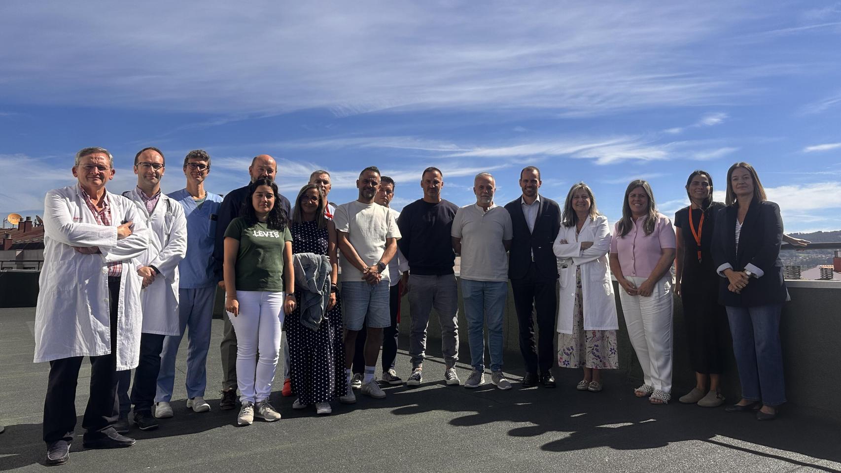 Parte del equipo profesional del hospital Ribera Povisa.