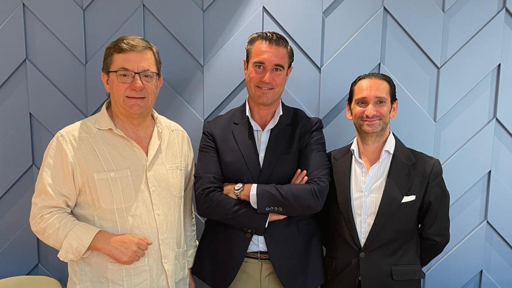 El Círculo de Empresarios del Sur de España firmando el convenio con Uppery Club.