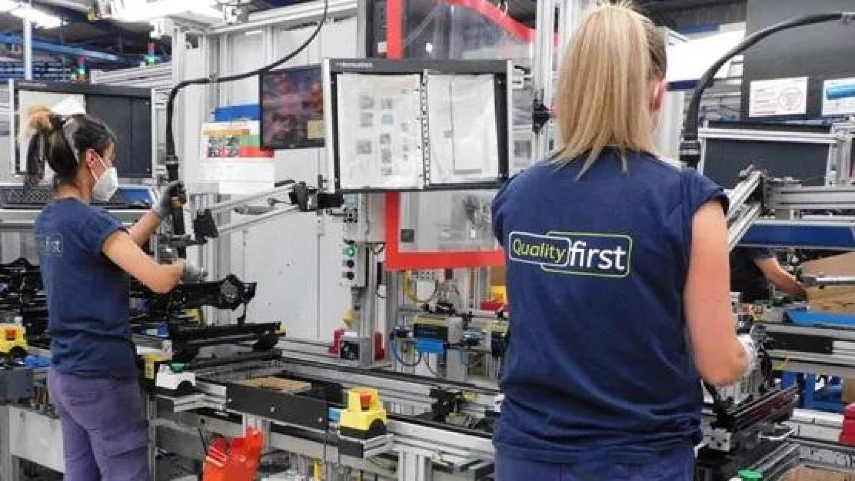 Trabajadoras de Adient en Alagón