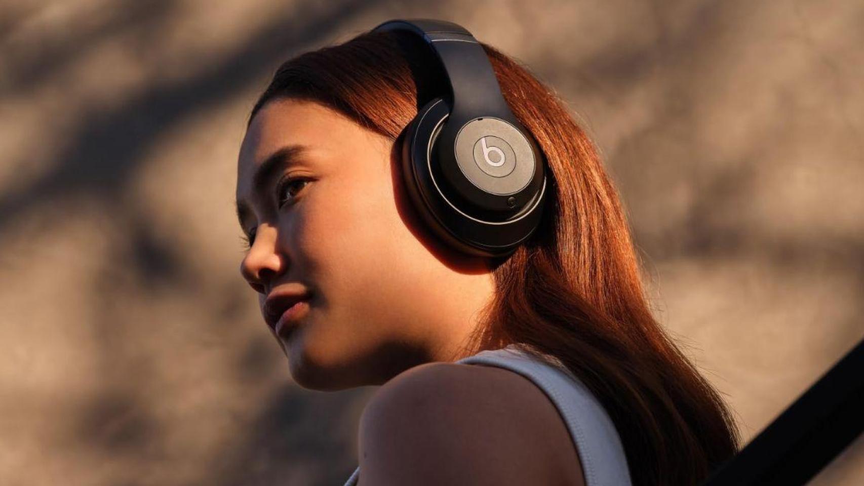 El Amazon Prime Day 2025 rebaja los auriculares Beats más top de la marca ¡a más de la mitad de su precio!