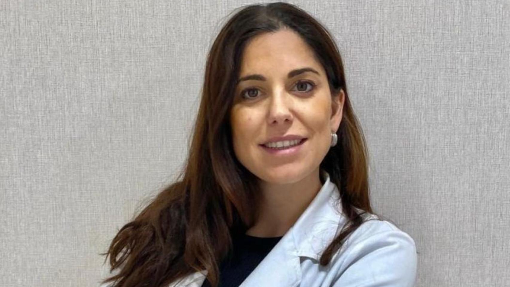 Claudia Bernárdez, dermatóloga experta en salud capilar.
