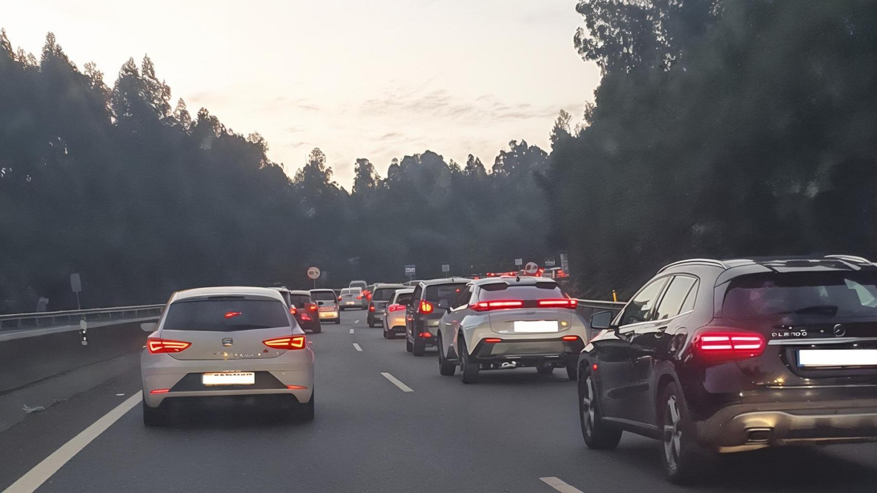 Tráfico y retenciones en la VG20 de Vigo a 8 de octubre de 2025