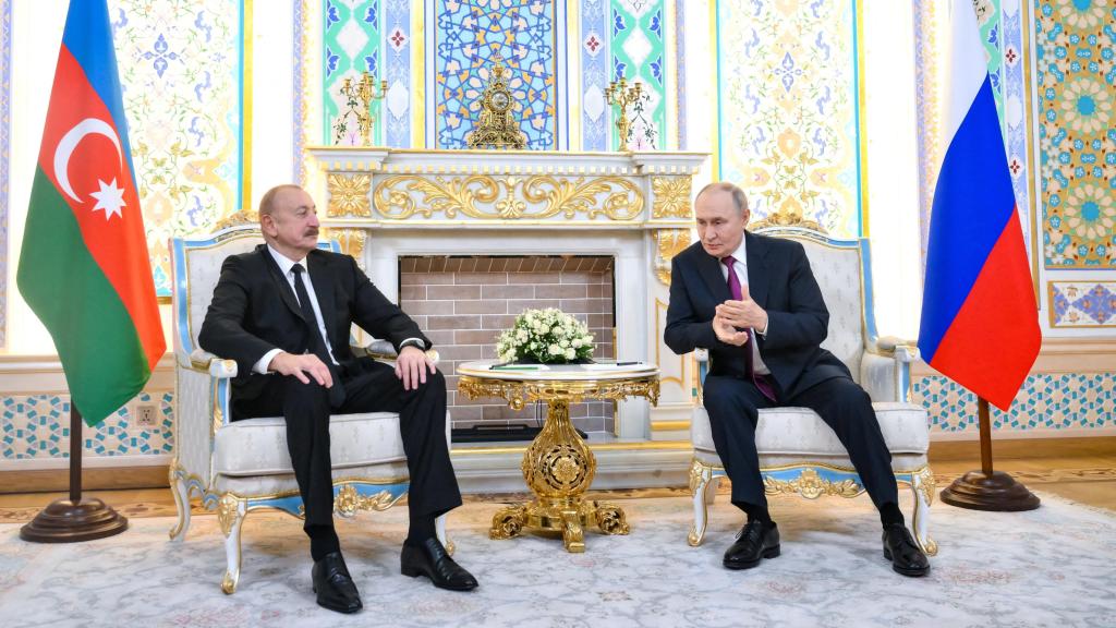 The president of Russia, Vladimir Putin, with his Azerbaijani counterpart, Ilham Aliyev, this Thursday.