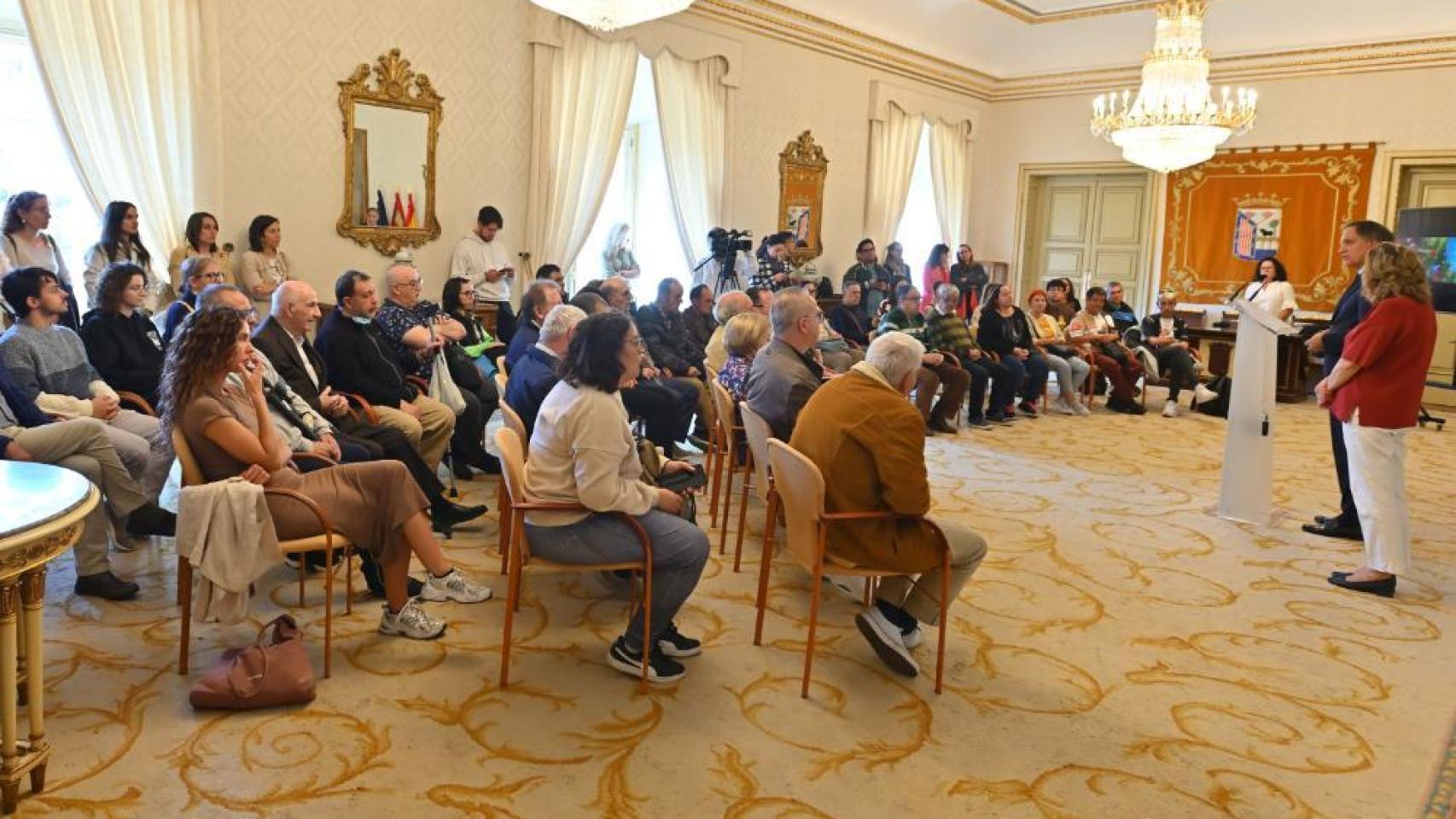 El alcalde de Salamanca, Carlos García Carbayo, destaca la labor de la Asociación Salud Mental