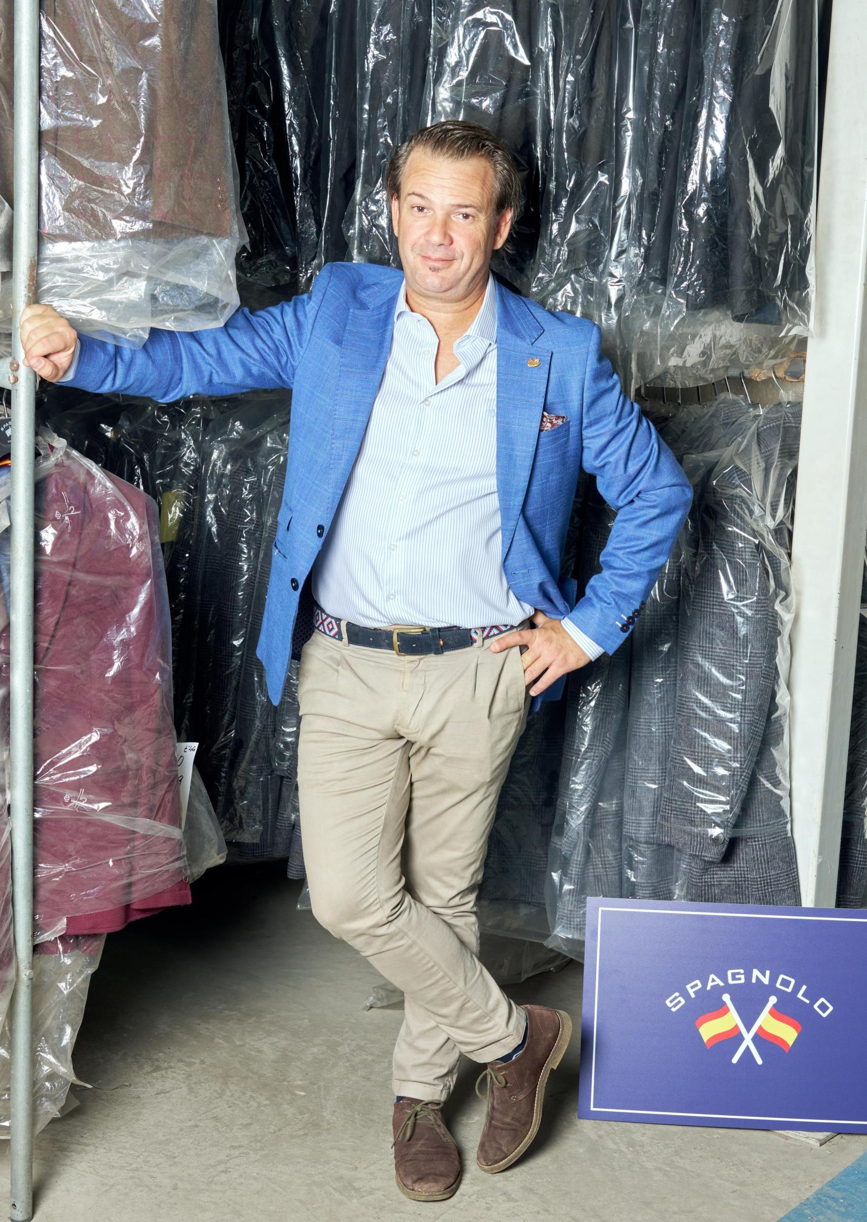 Israel Lamparero en los almacenes de Spagnolo.