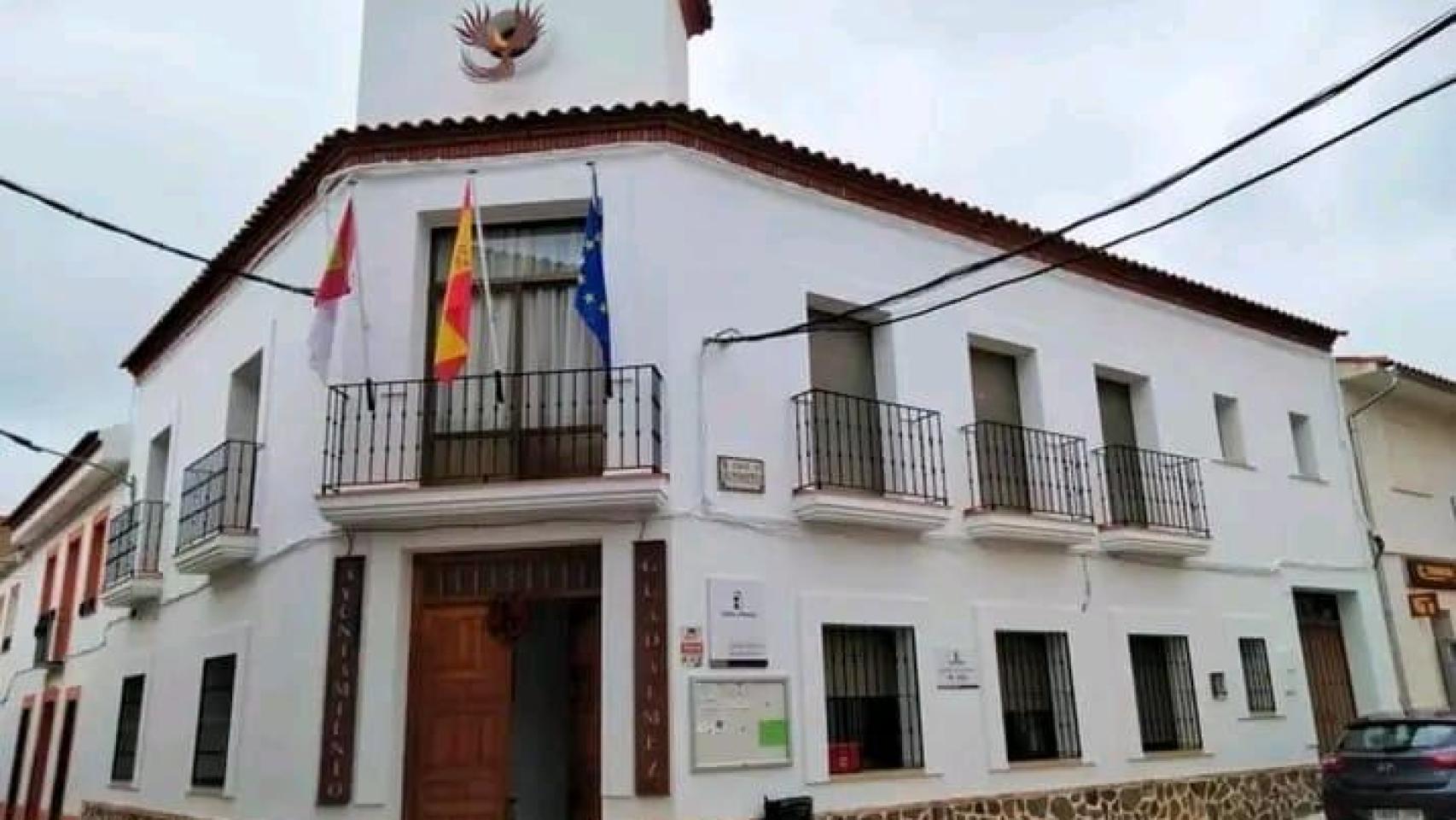 Fachada del Ayuntamiento de Guadalmez (Ciudad Real)